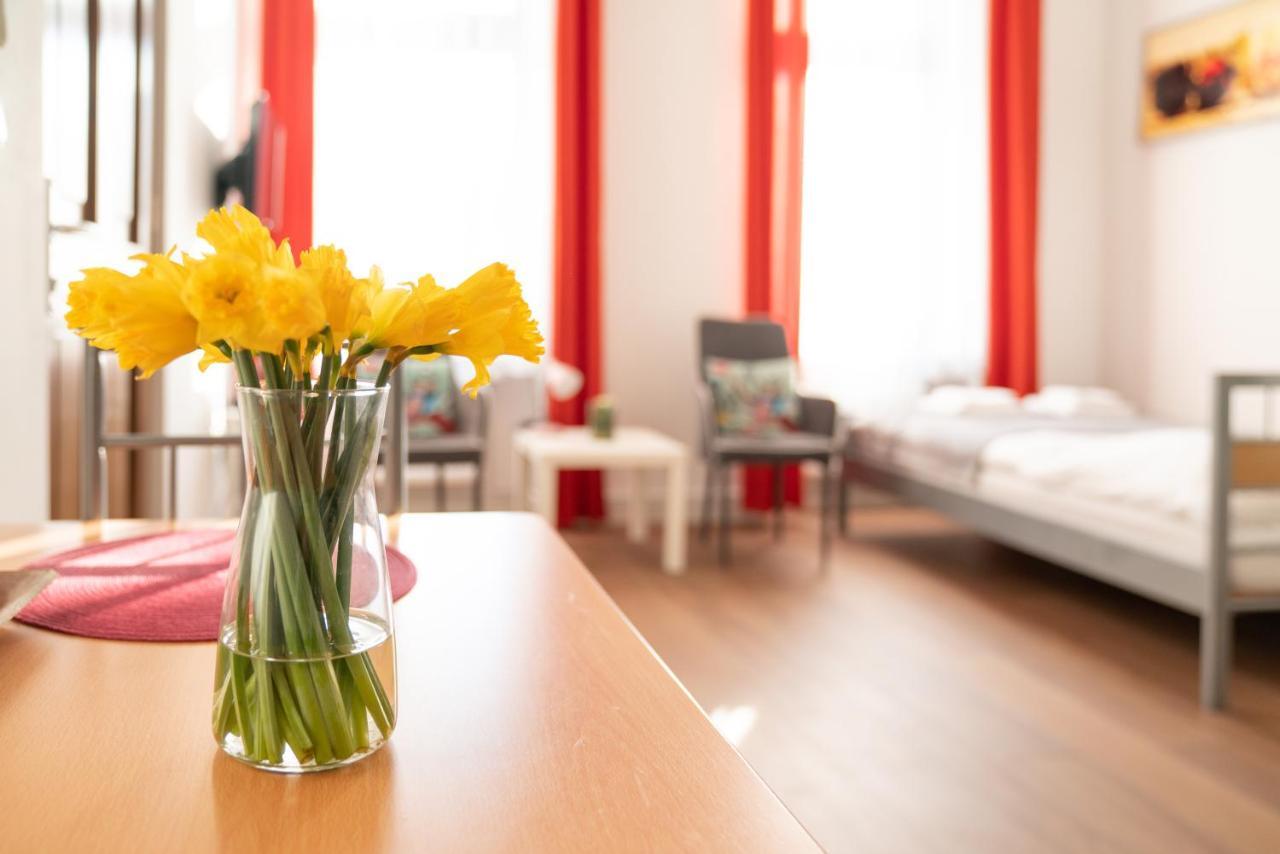 City Studio For 2, Near Sonnenallee Appartamento